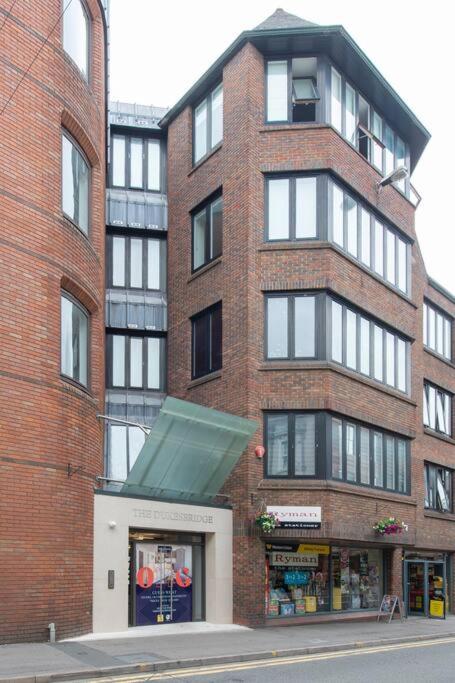 Urban Chic Central Studio in Reading Centre CHRL F7 view 4