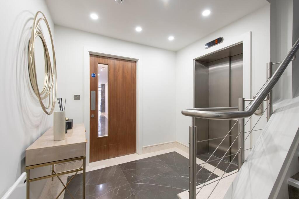 Urban Chic Central Studio in Reading Centre CHRL F7 view 5