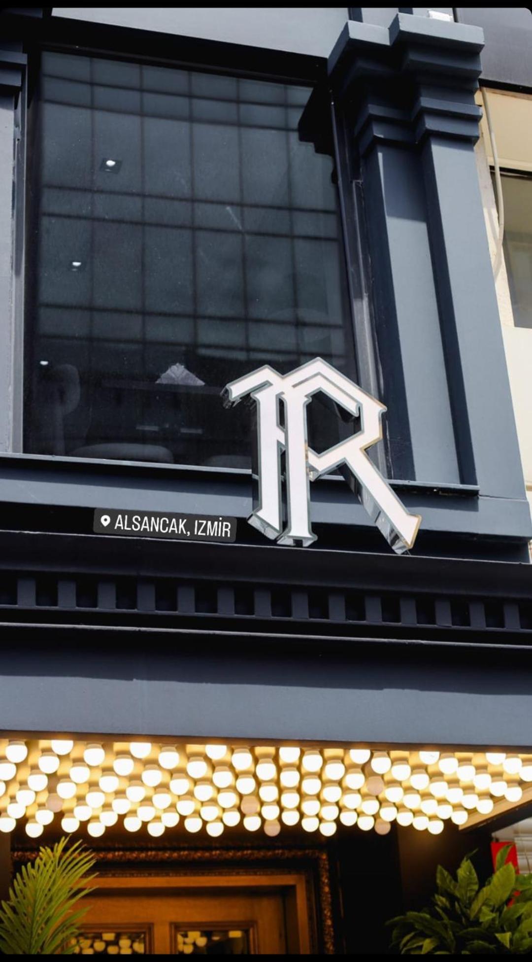 THE ROYALS HOTEL - Image 33