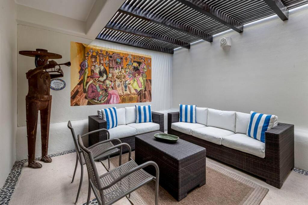 Chic Marina 2BR condo with Pool Access view 4