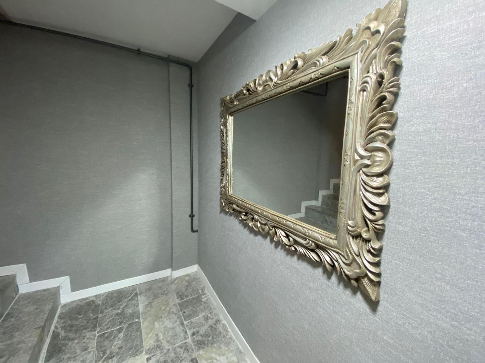 THE ROYALS HOTEL - Image 35