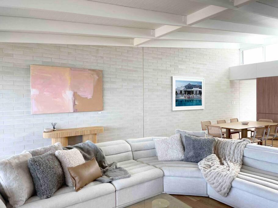 Reef House: Pool • Beachfront • Near Wineries