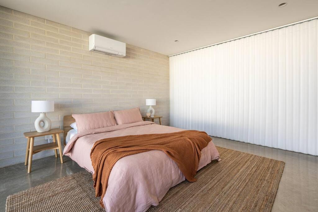 Reef House: Pool • Beachfront • Near Wineries