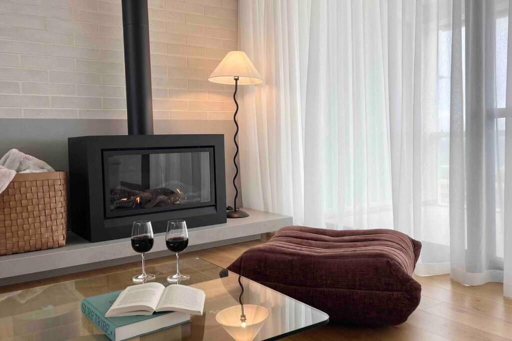 Reef House: Pool • Beachfront • Near Wineries
