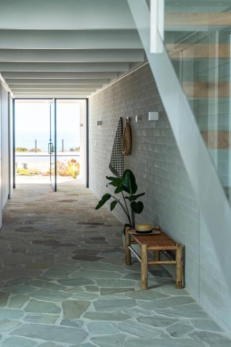 Reef House: Pool • Beachfront • Near Wineries