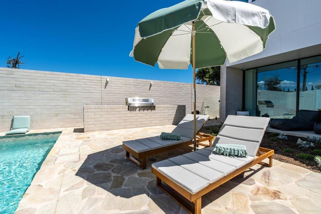 Reef House: Pool • Beachfront • Near Wineries
