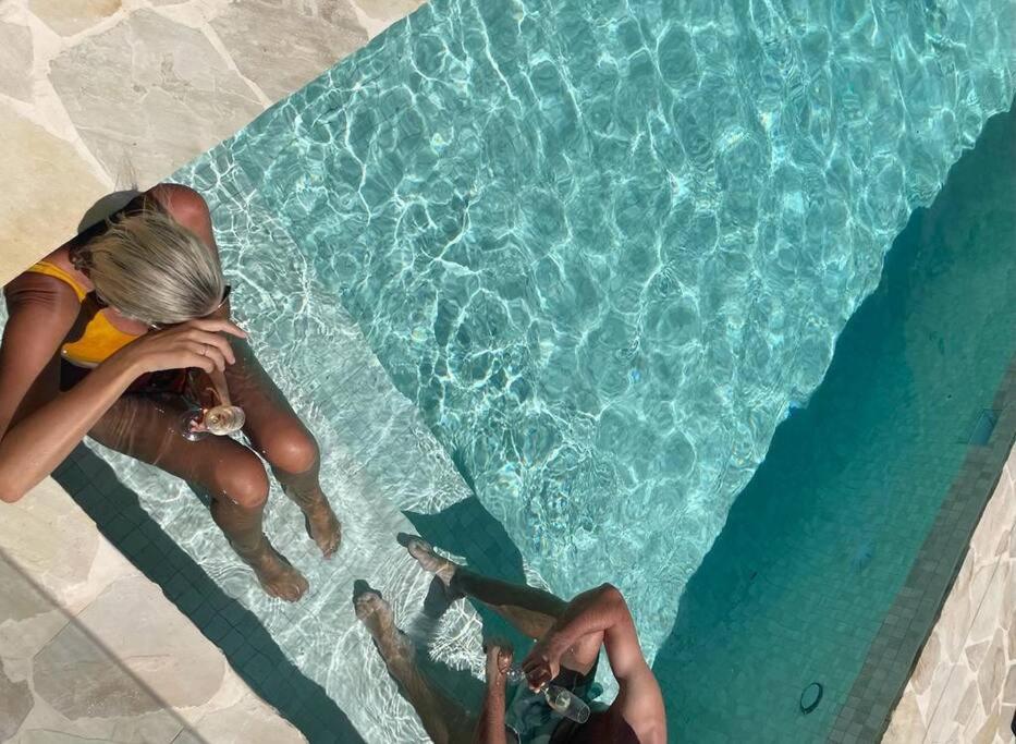 Reef House: Pool • Beachfront • Near Wineries