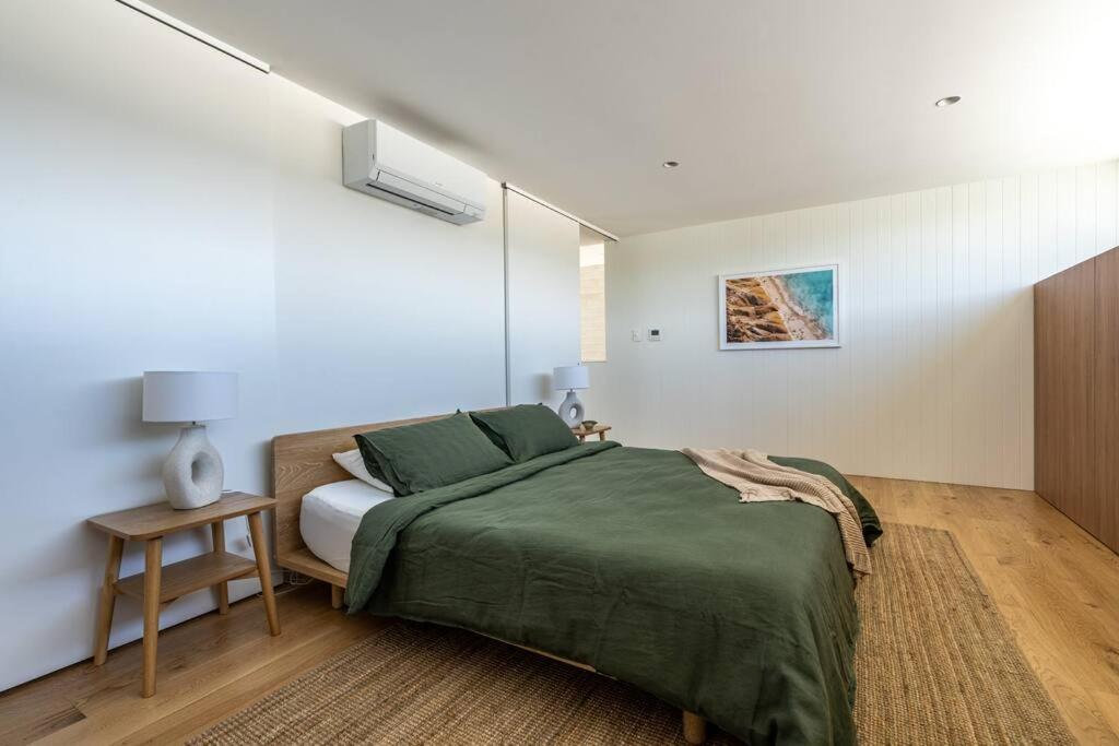 Reef House: Pool • Beachfront • Near Wineries