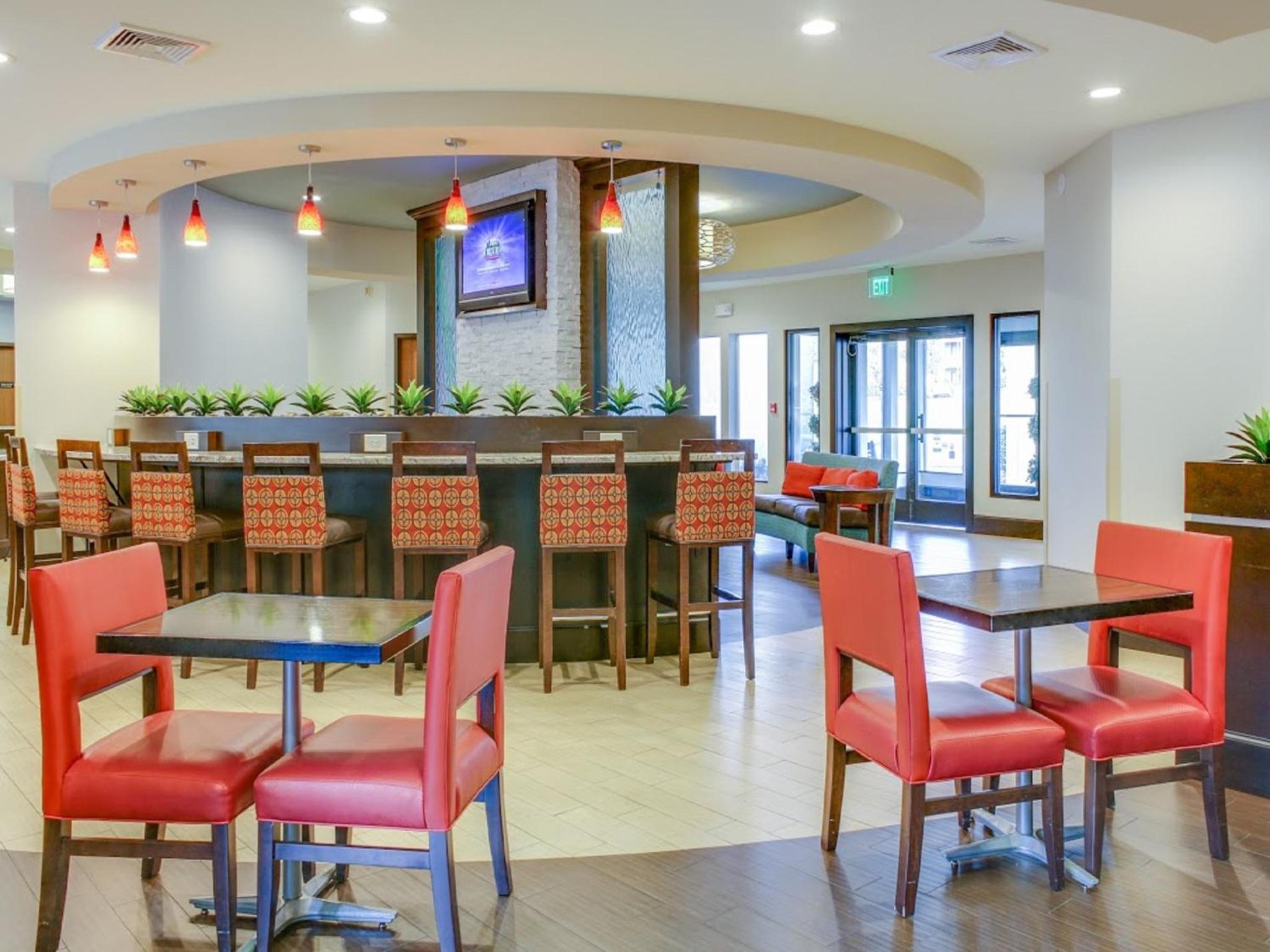 Club Hotel Nashville Inn Suites - Property Image 8