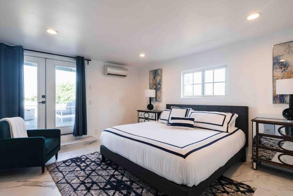 Casa Blanca view 2