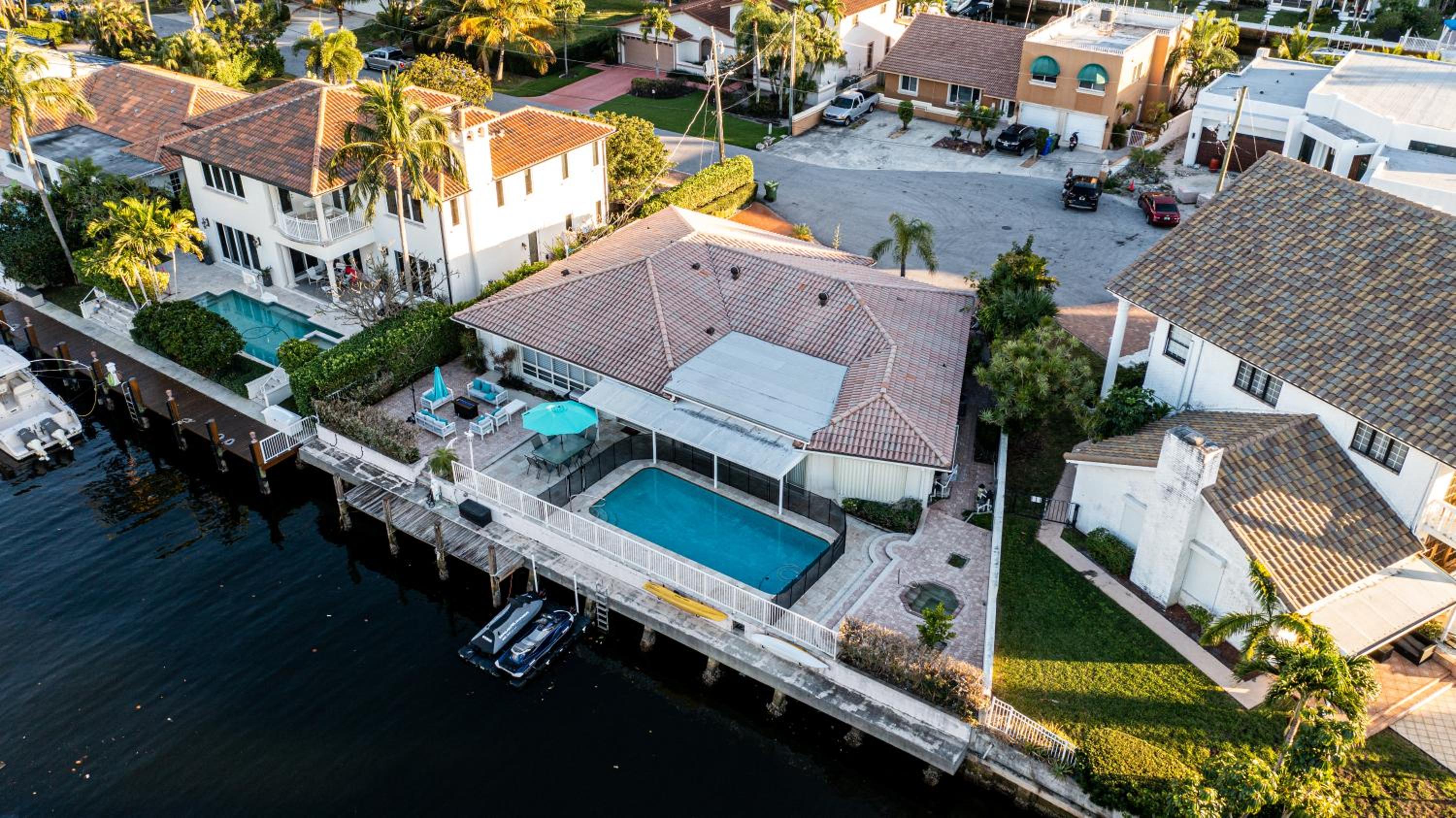 Waterfront Villa Heated Pool Spa Walk To Beach