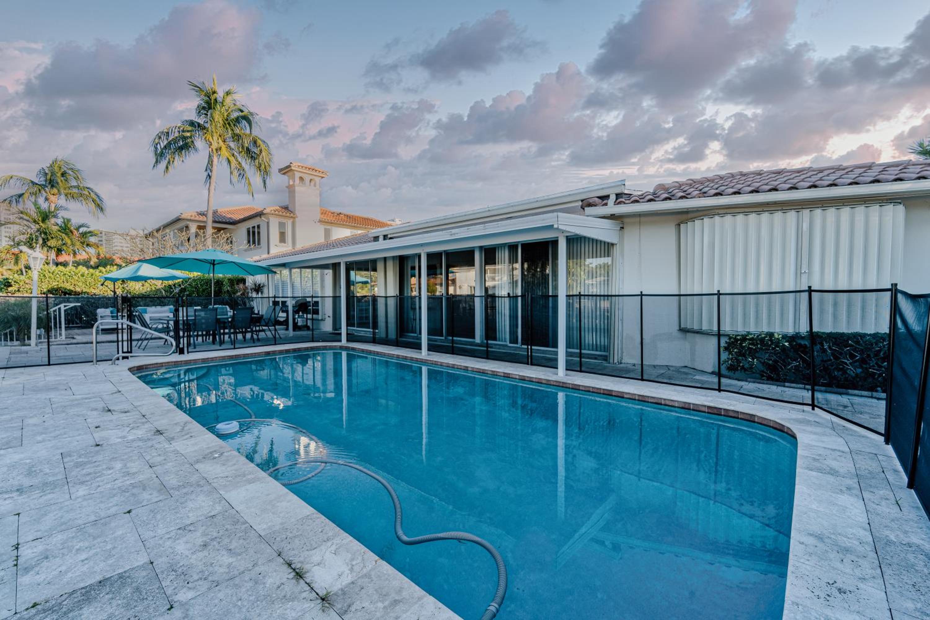 Waterfront Villa Heated Pool Spa Walk To Beach, photo 16