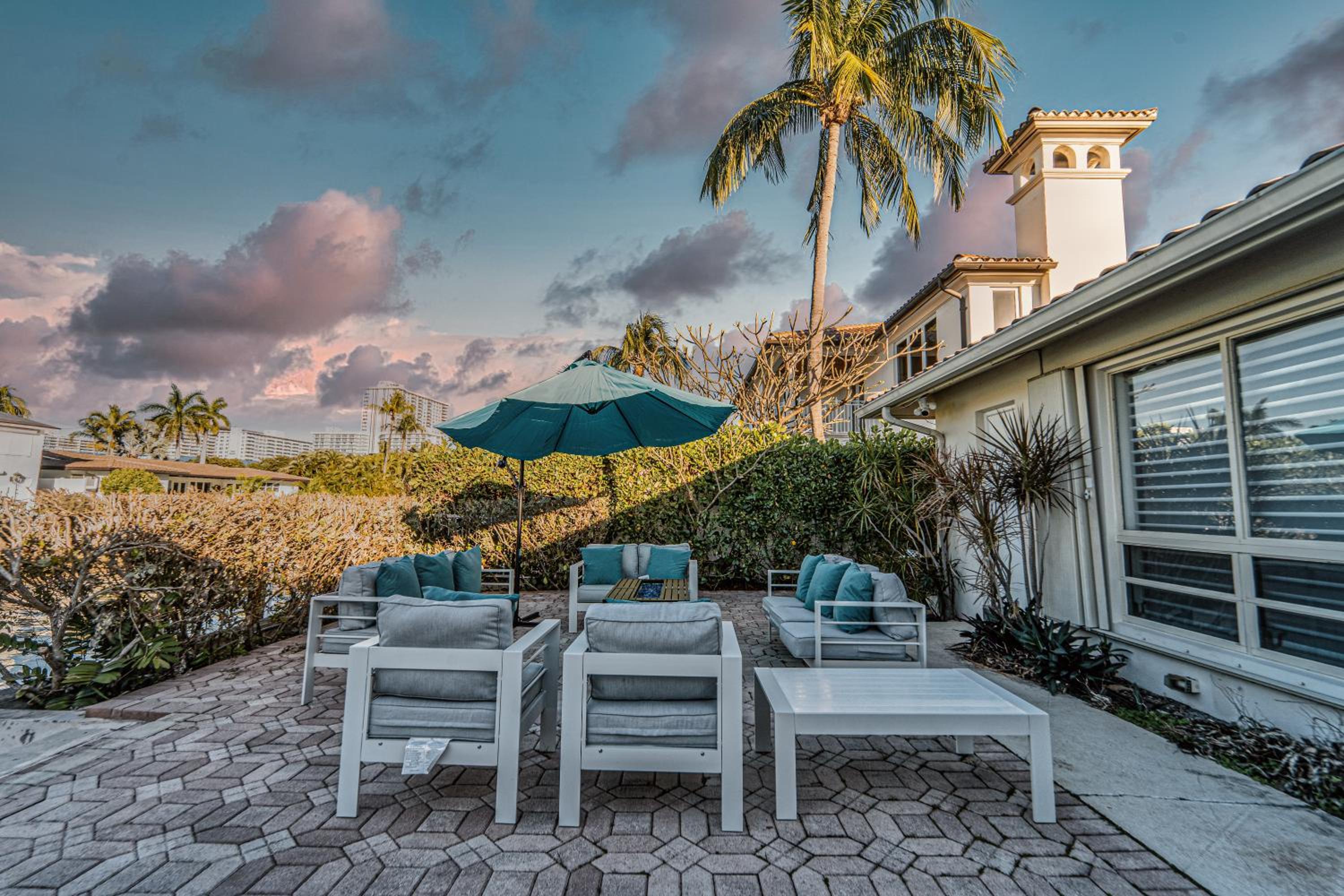 Waterfront Villa Heated Pool Spa Walk To Beach, photo 39