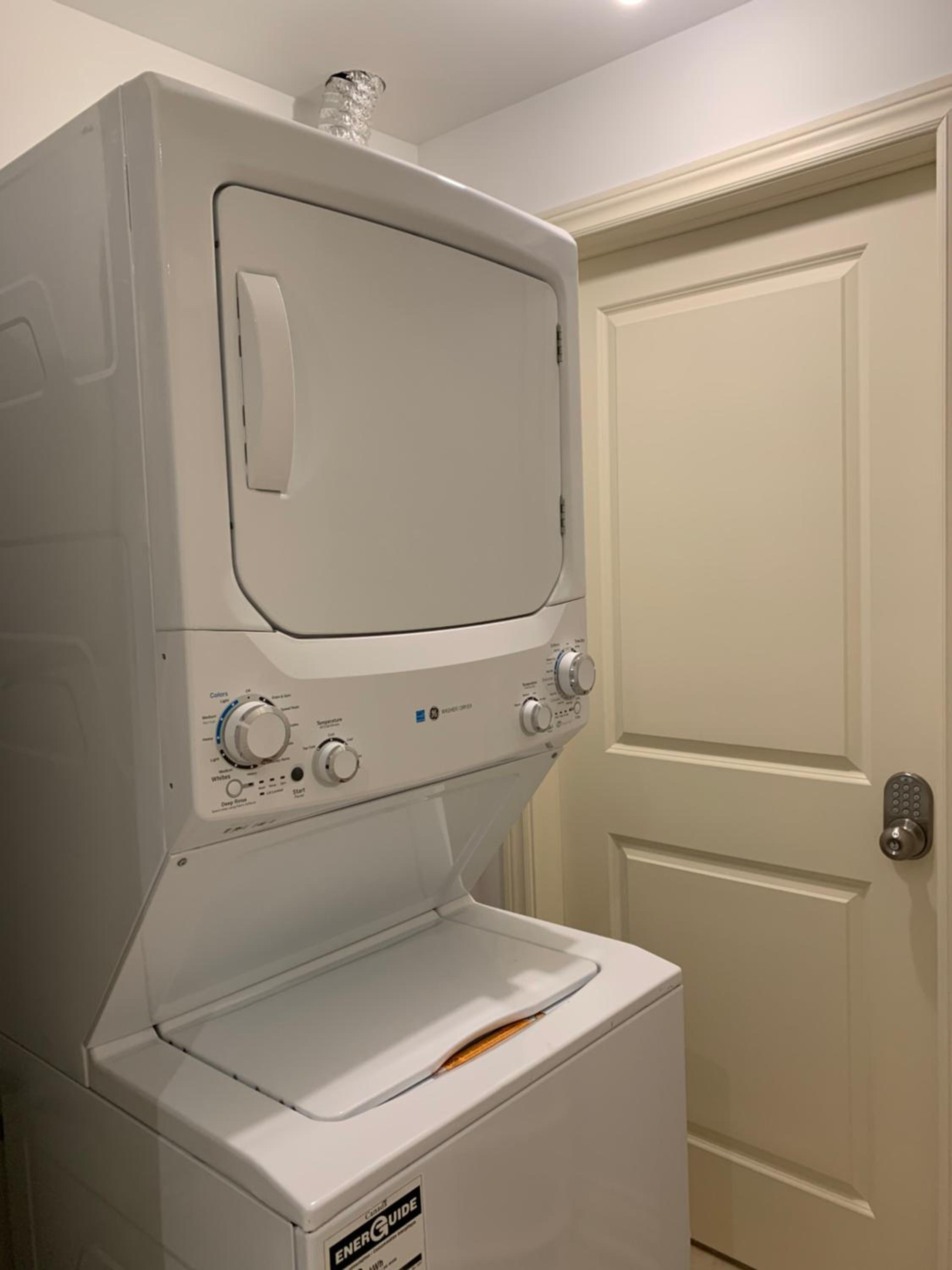 One Deluxe Bedroom Suite in Midtown