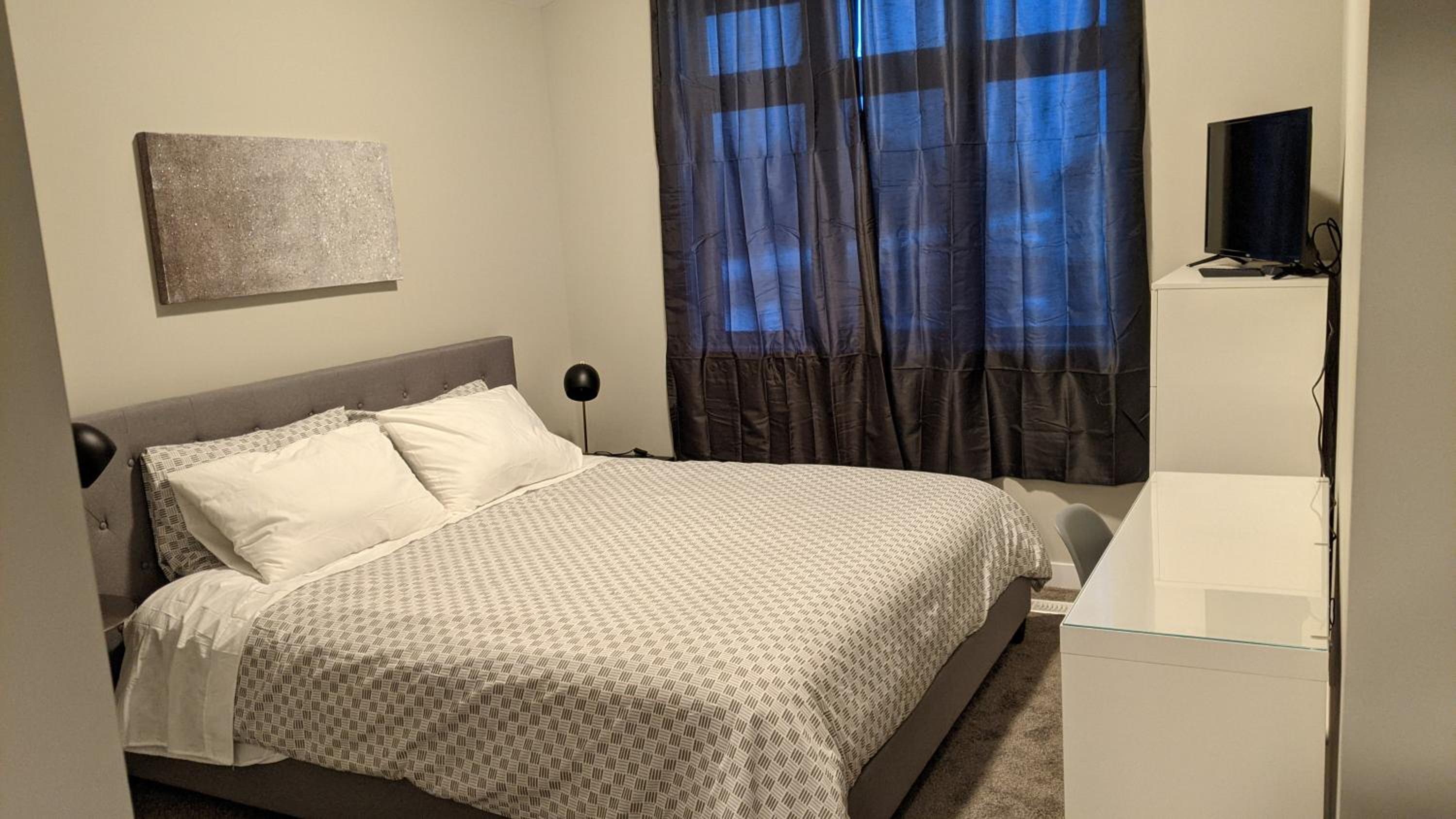 Kitchener Vacations - Boardwalk Homes - Executive Guest Rooms  Townhomes - Property Image 5