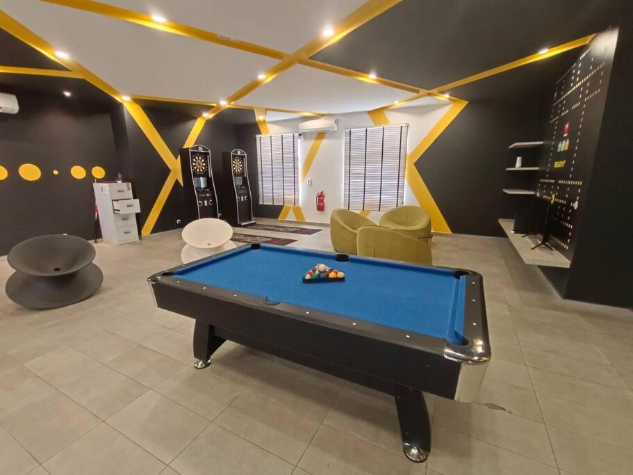Condo with pool-Muslim friendly