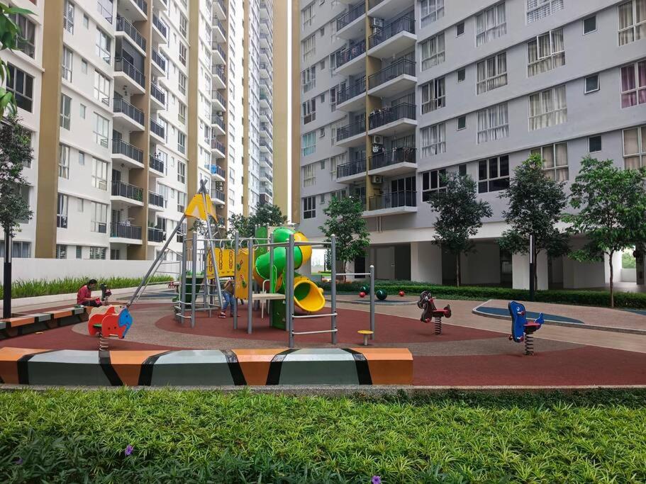 Condo with pool-Muslim friendly