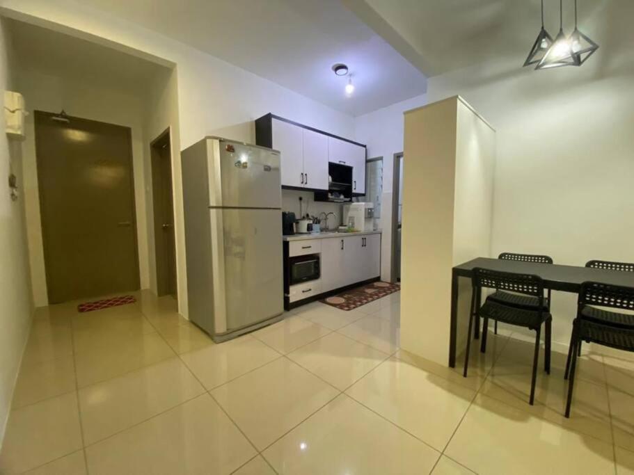 Condo with pool-Muslim friendly