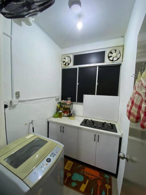 Condo with pool-Muslim friendly