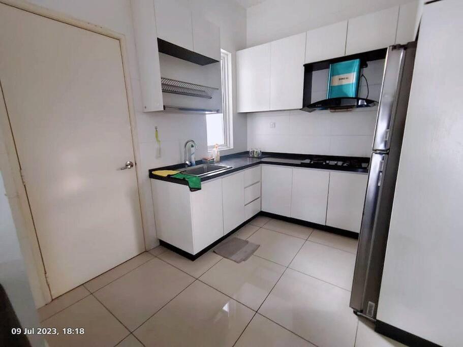 JB Town 3BR 6Pax Wifi Parking