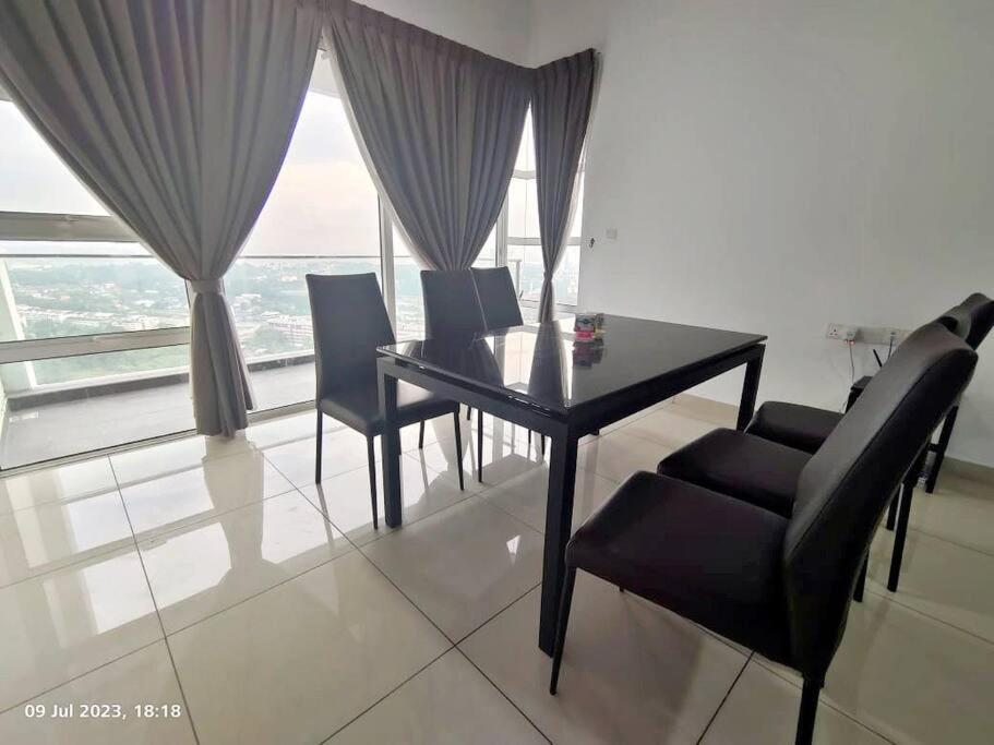 JB Town 3BR 6Pax Wifi Parking