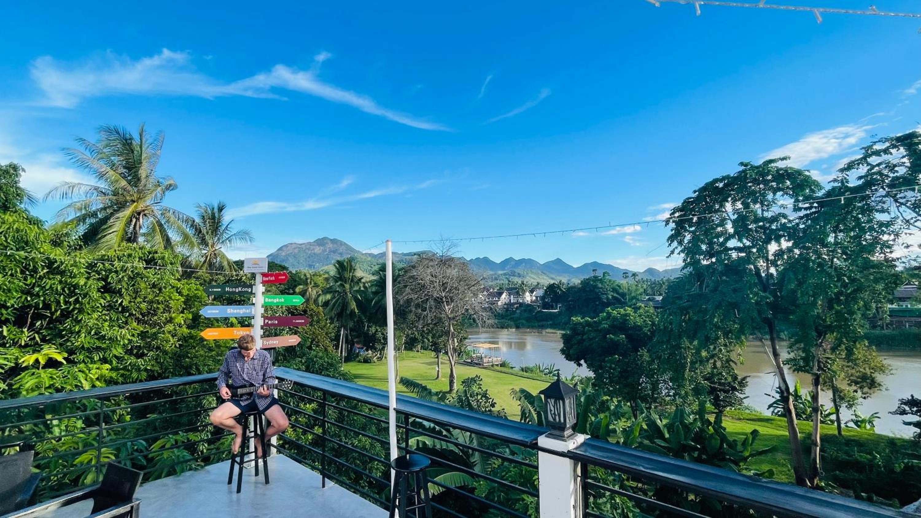 Meet sunset hostel Luangprabang