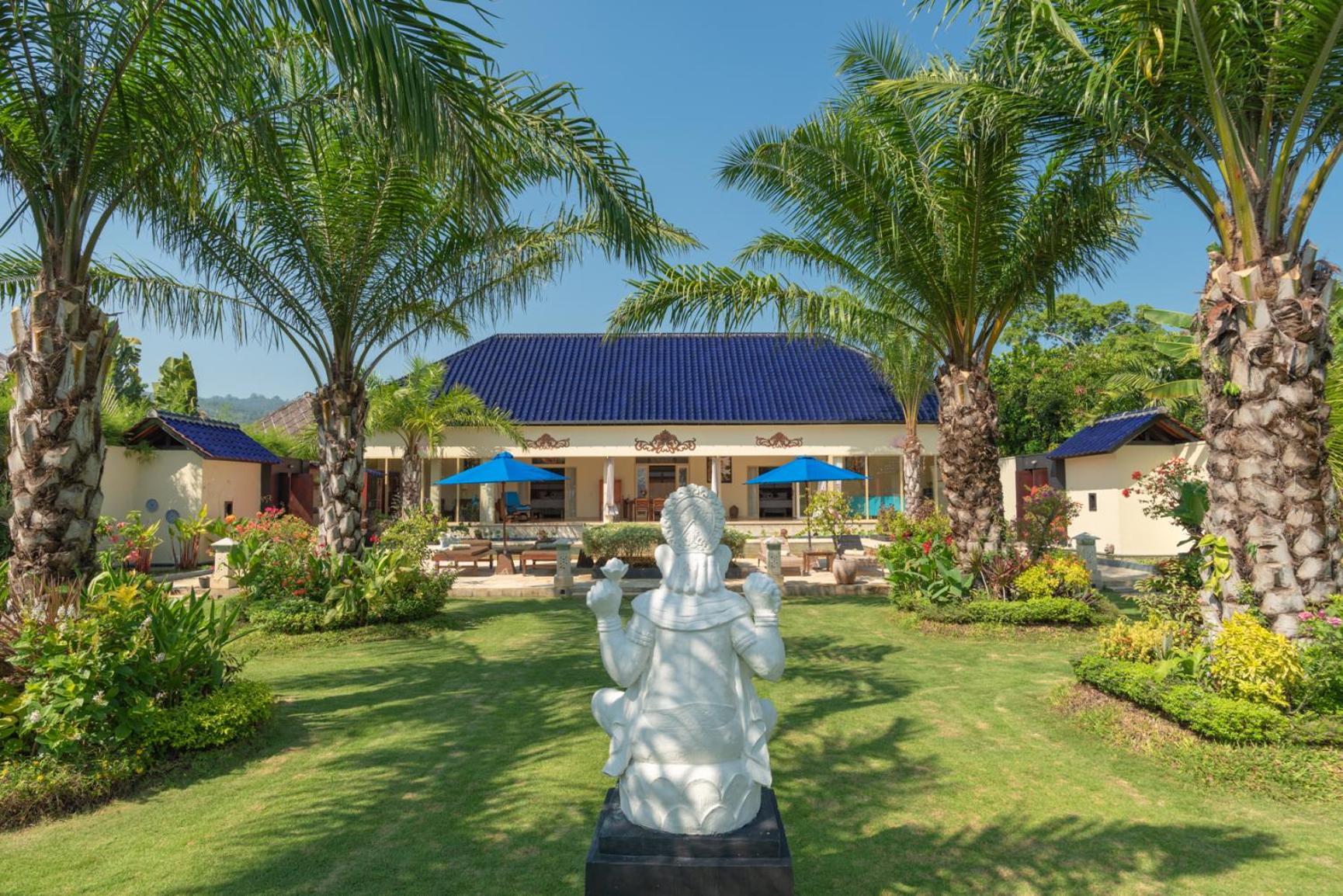 Villa Hikume - Relax In A Private Beachfront Villa view 3