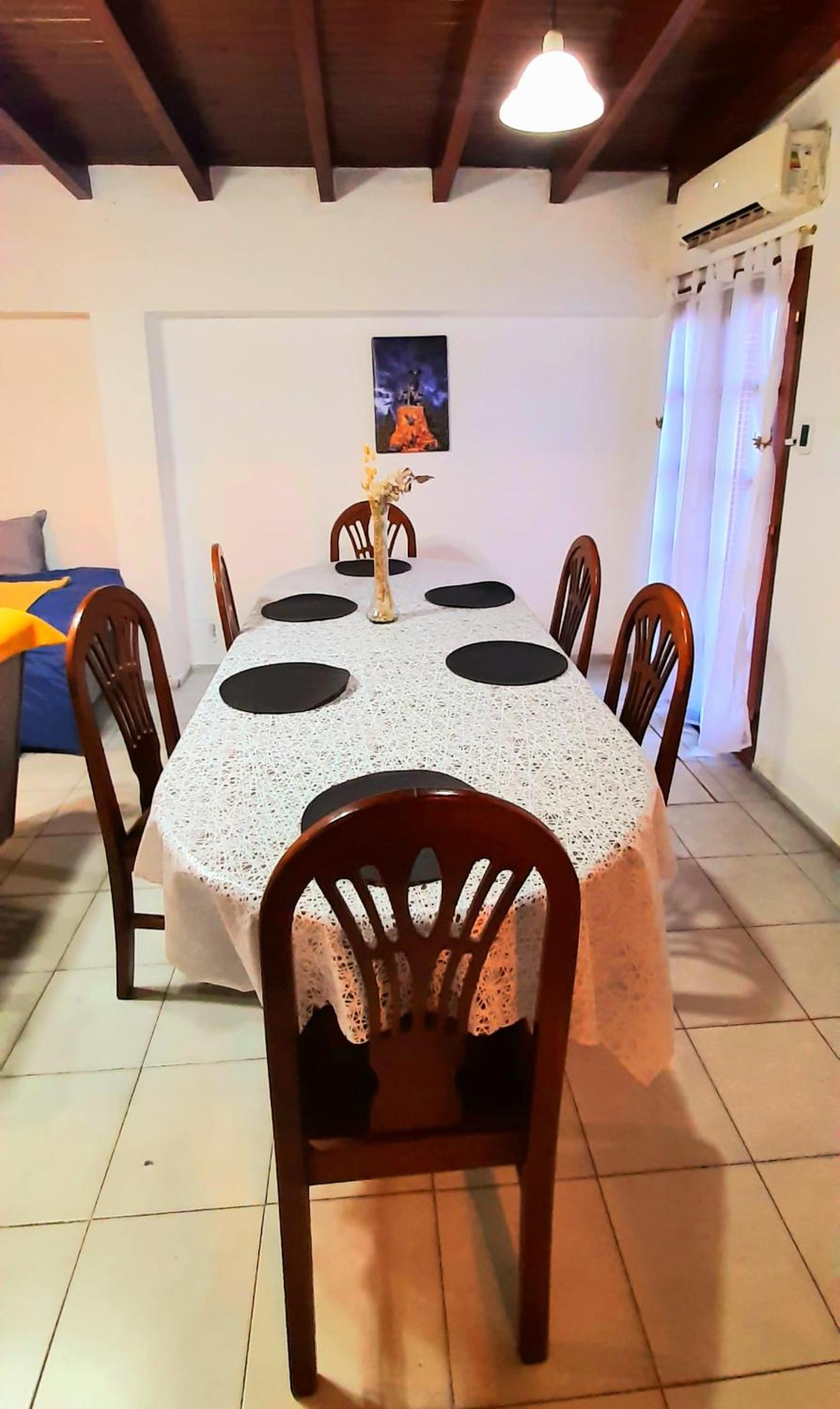 Casa Ideal en Mendoza Centro, Autocheckin, Patio con Parrilla y Parking privado Gratis a 100 mts