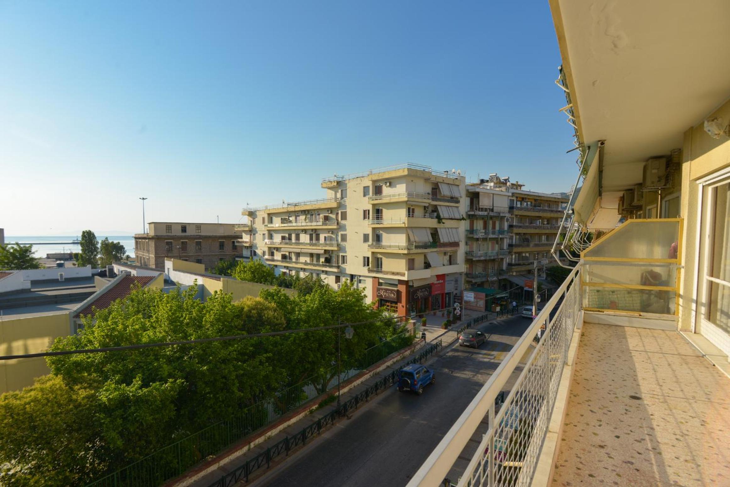 Mytilini central apt 5 min walk from port, shops view 3