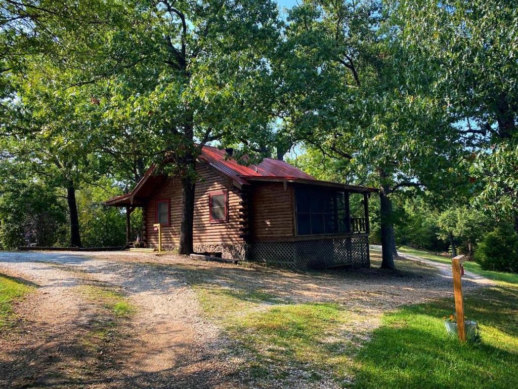 Cozy Cabin at Bear Mountain Log Cabins