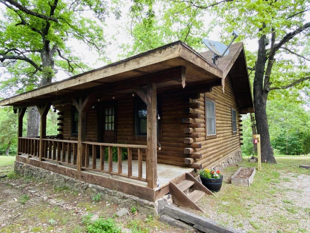 Cozy Cabin at Bear Mountain Log Cabins