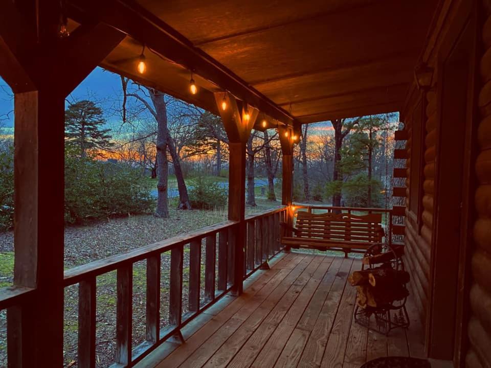 Cozy Cabin at Bear Mountain Log Cabins