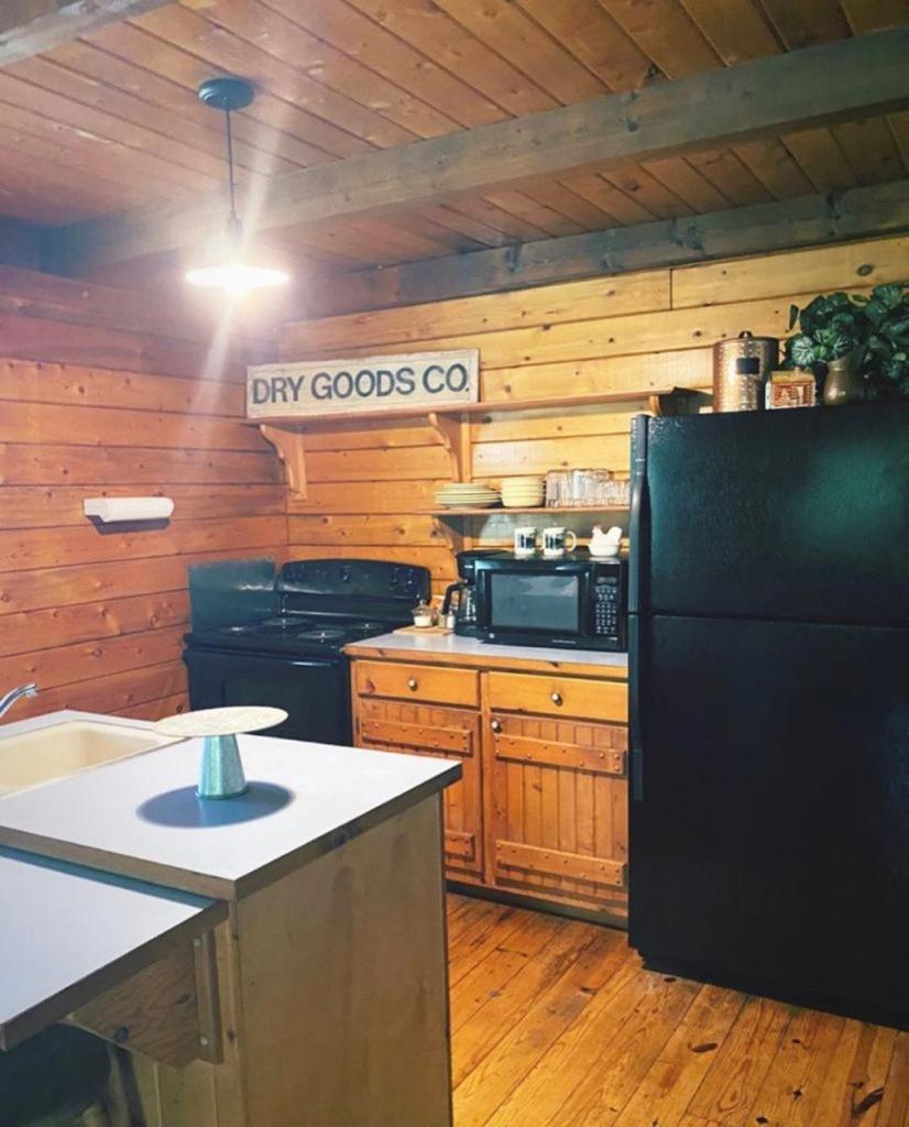 Cozy Cabin at Bear Mountain Log Cabins