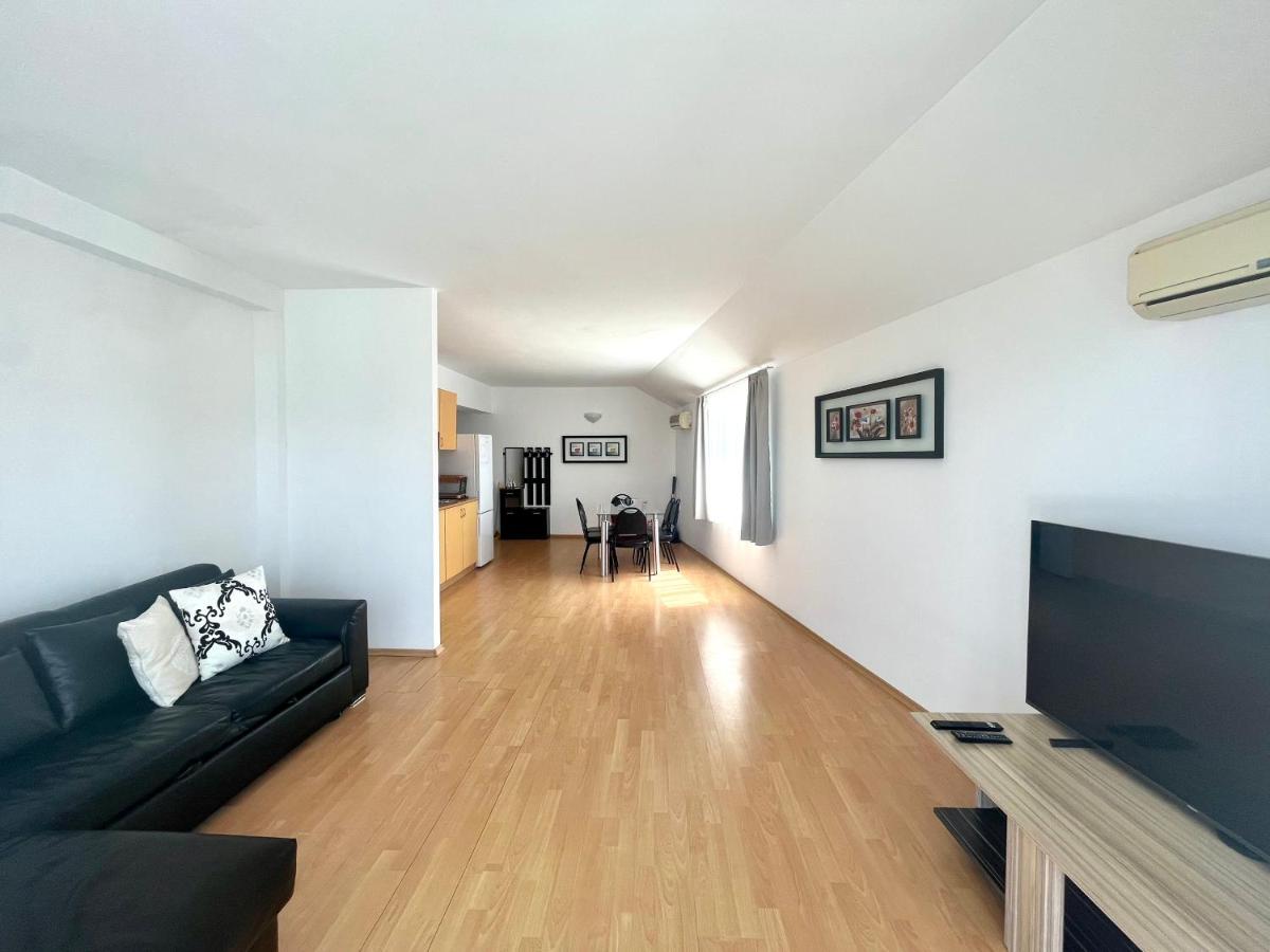 Sunny House Apartment view 5
