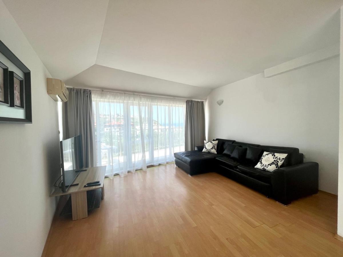 Sunny House Apartment view 3