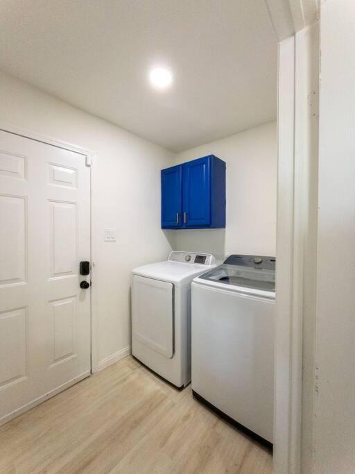 Roomy Home 5 mins from attractions view 4