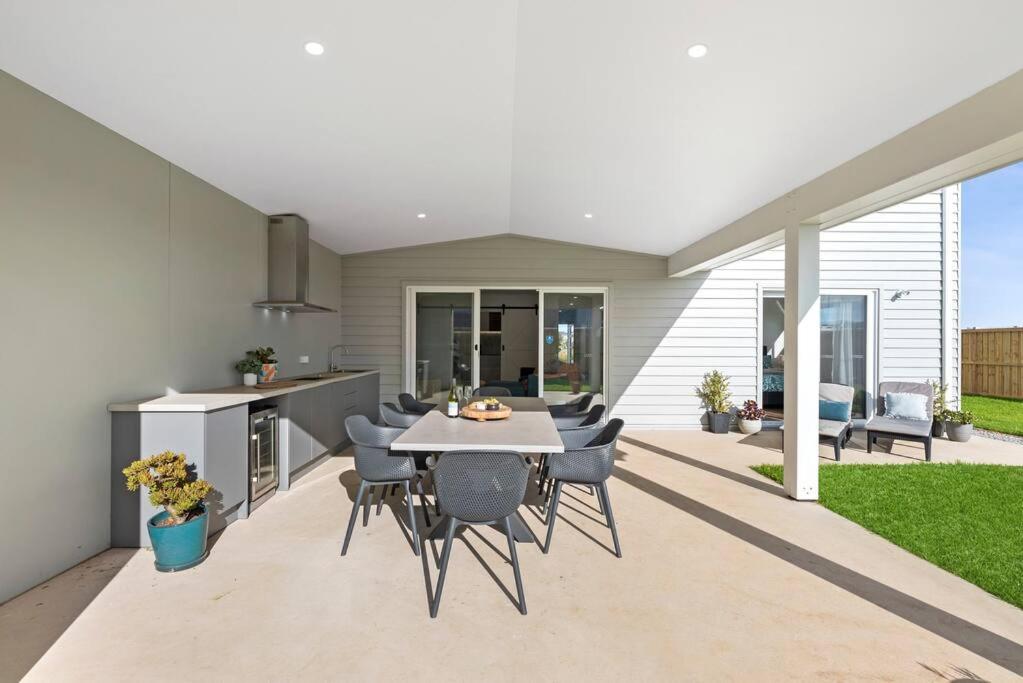 The Point- Views, Luxury, Brand new, Sleeps 10, Wineries, Golf, Adventure Park, Beaches