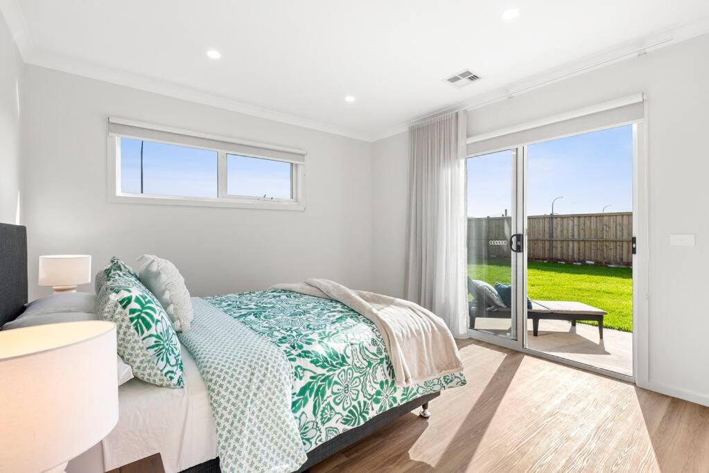 The Point- Views, Luxury, Brand new, Sleeps 10, Wineries, Golf, Adventure Park, Beaches
