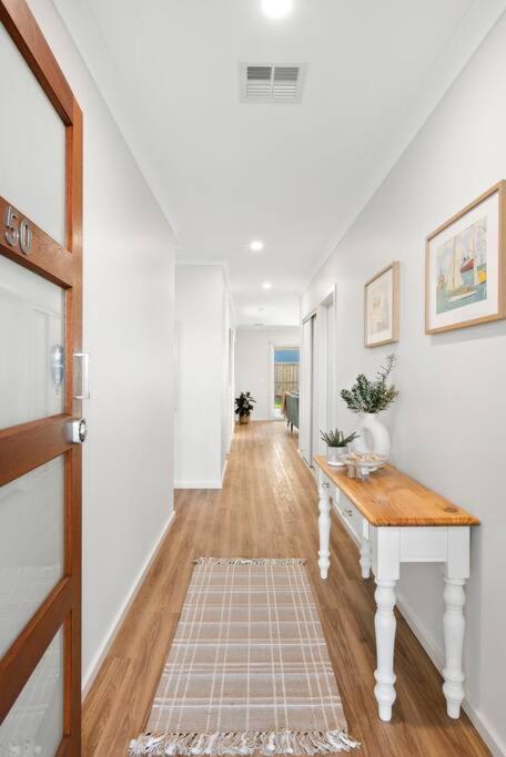 The Point- Views, Luxury, Brand new, Sleeps 10, Wineries, Golf, Adventure Park, Beaches