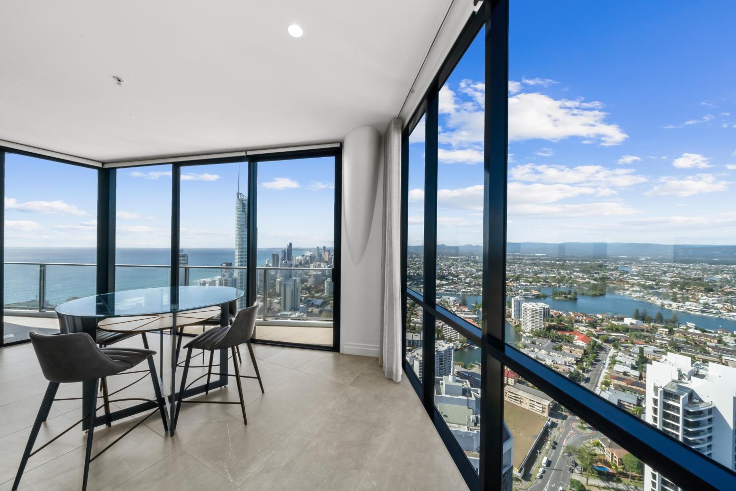 Circle on Cavill SkyHigh Ocean Sub-Penthouse view 3