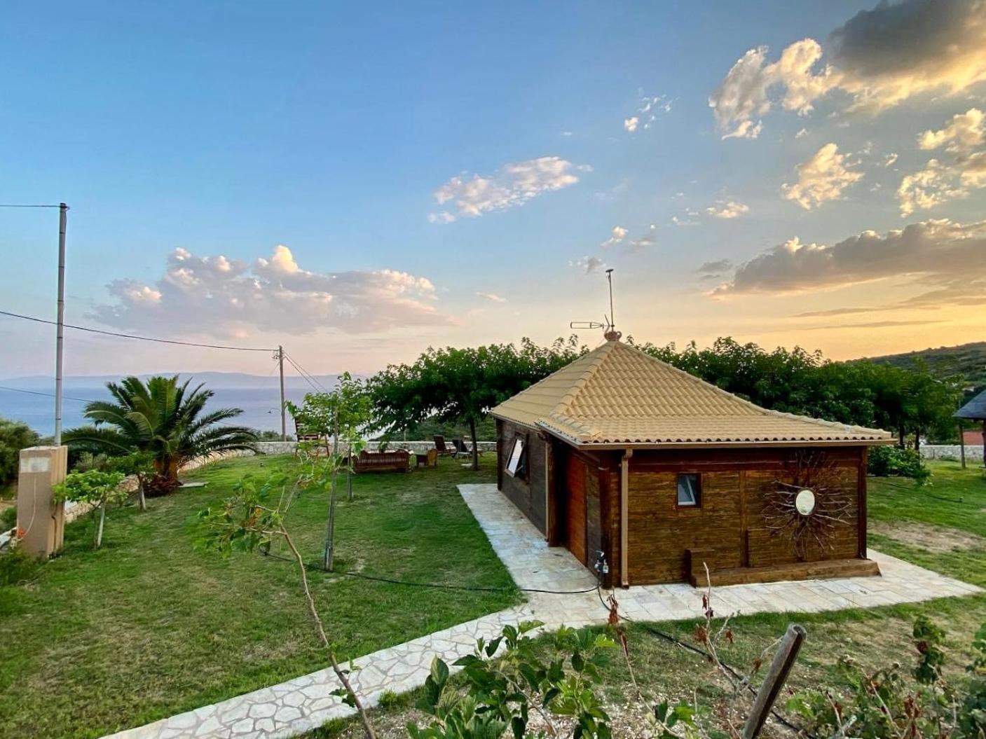 Panoramic Sea View Wooden Cottage Ratzakli, Kefalonia