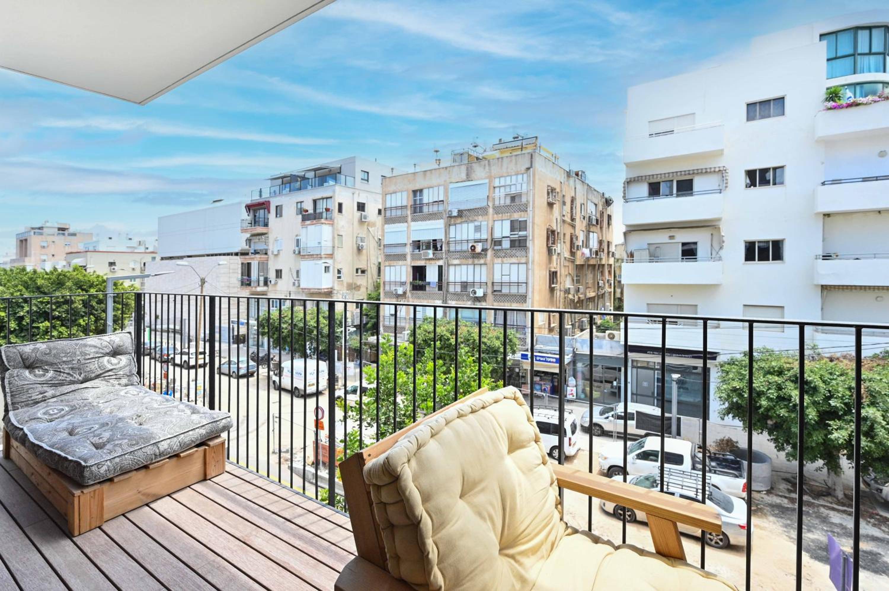 Charming 2BR with Balcony in Ben Yehuda st By HolyGuest view 5