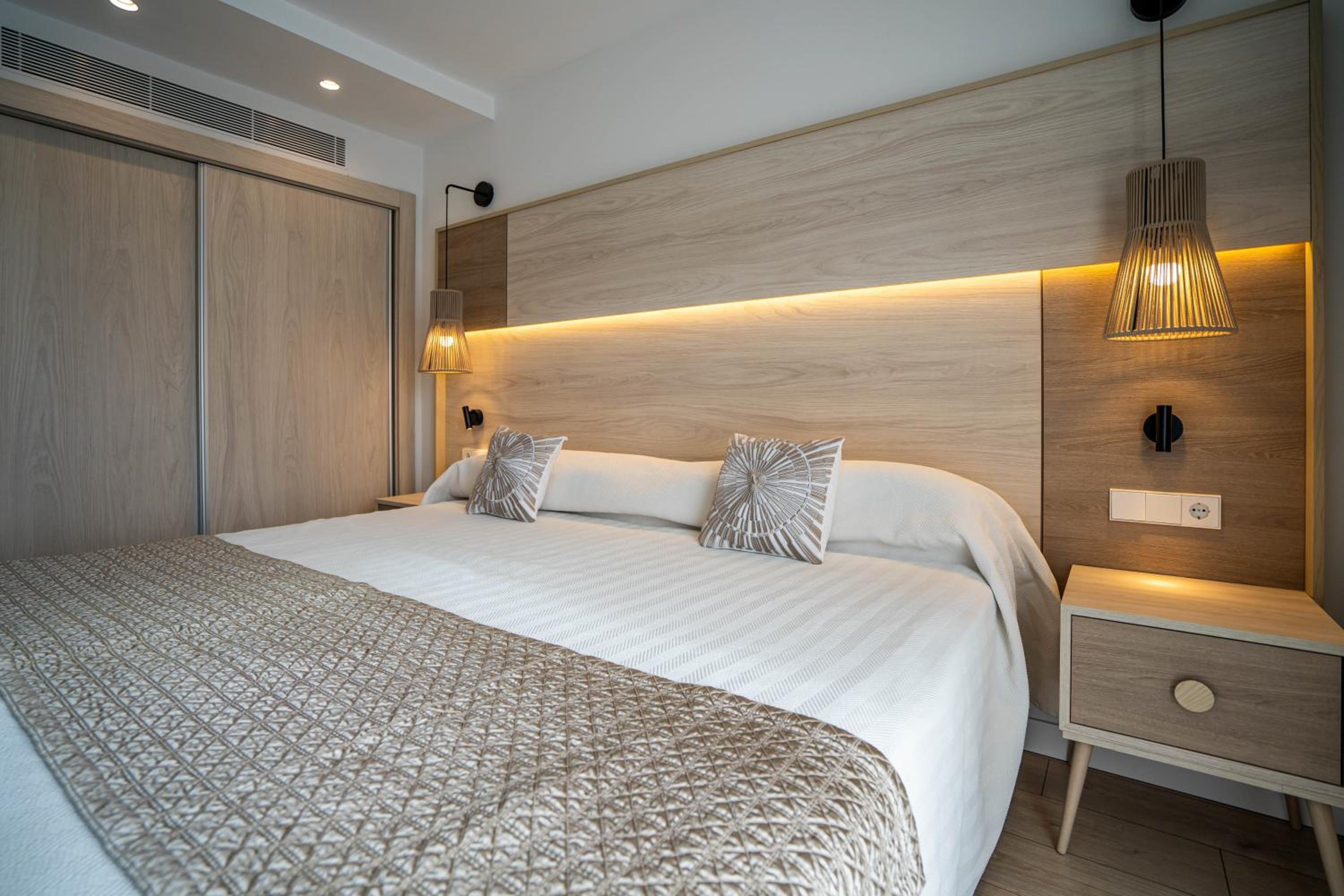 Playa de Palma Vacations - Leman Hotel y Apartamentos - Property Image 12