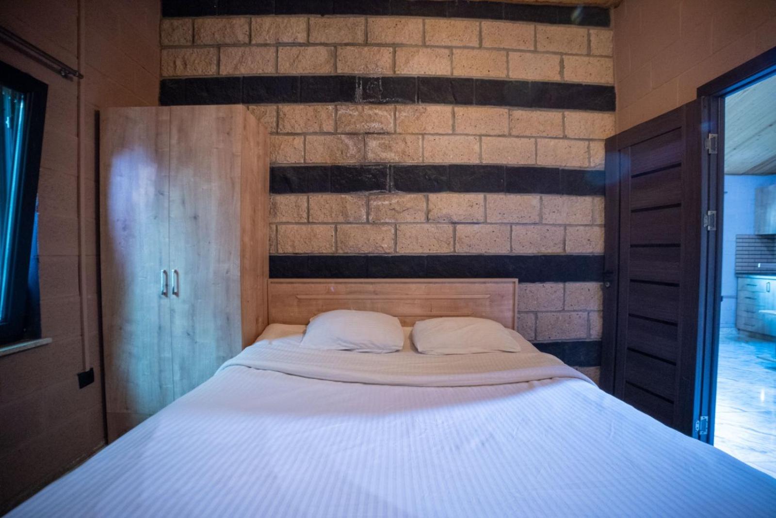 Arevik Resort Cottages