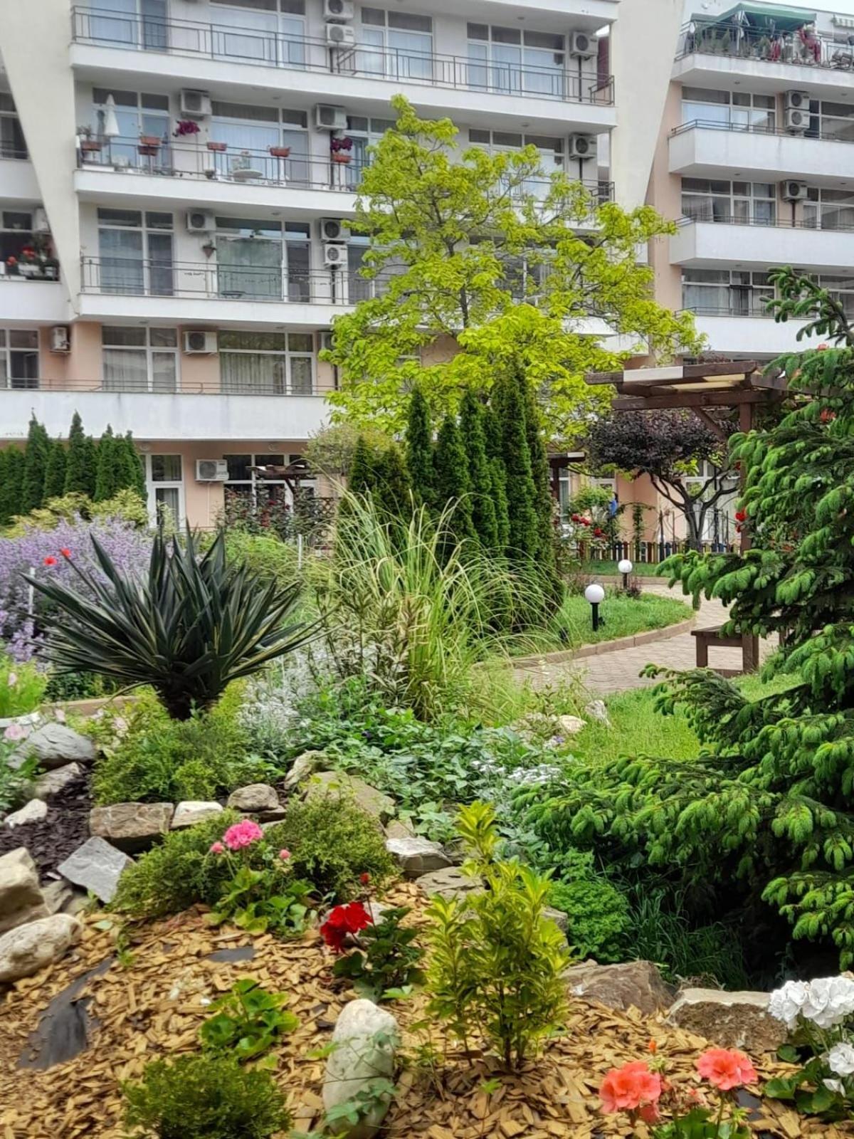 Lovely 3 Room Apartment new furnished Kamelia Sunny Beach
