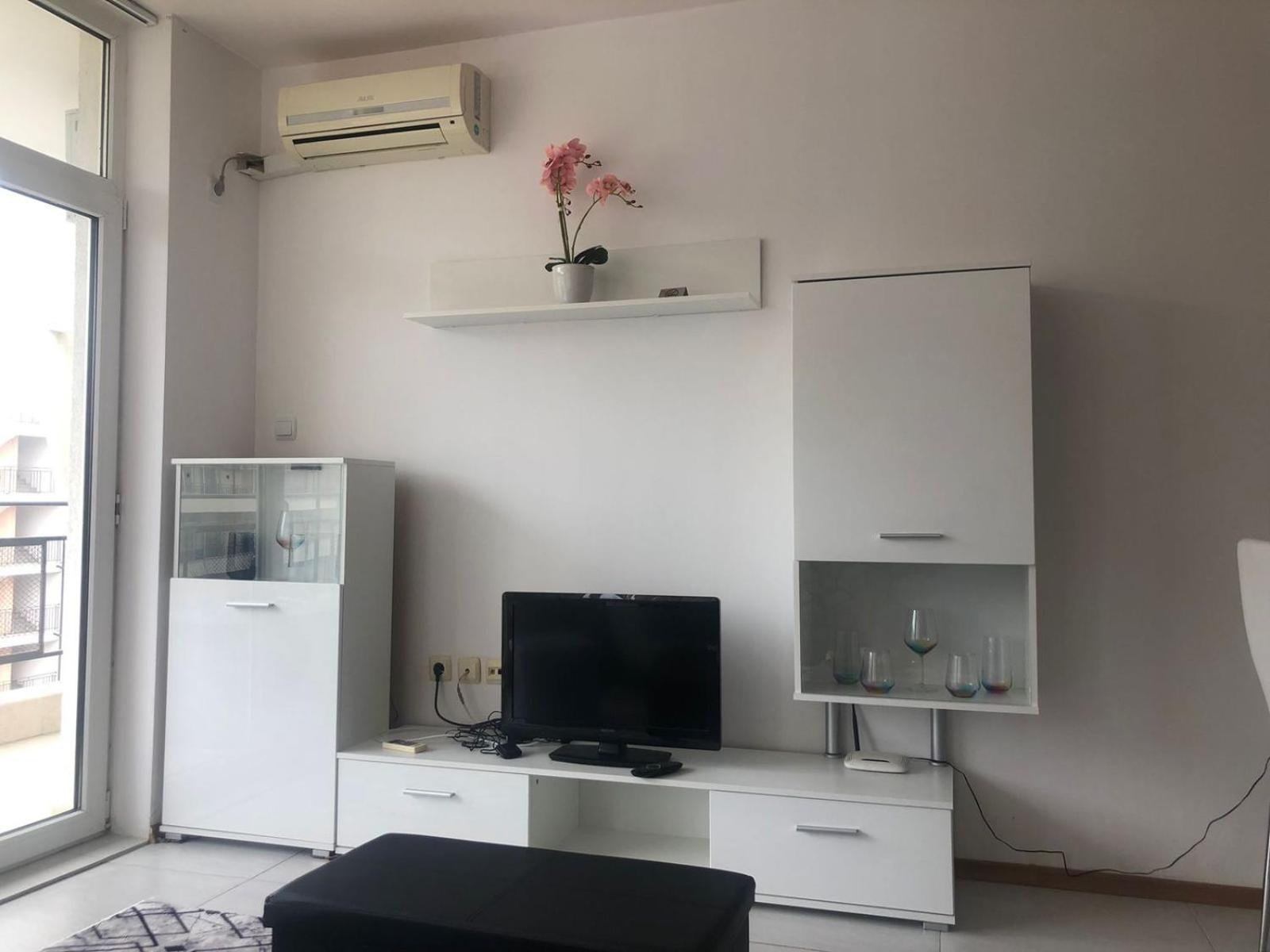 Lovely 3 Room Apartment new furnished Kamelia Sunny Beach