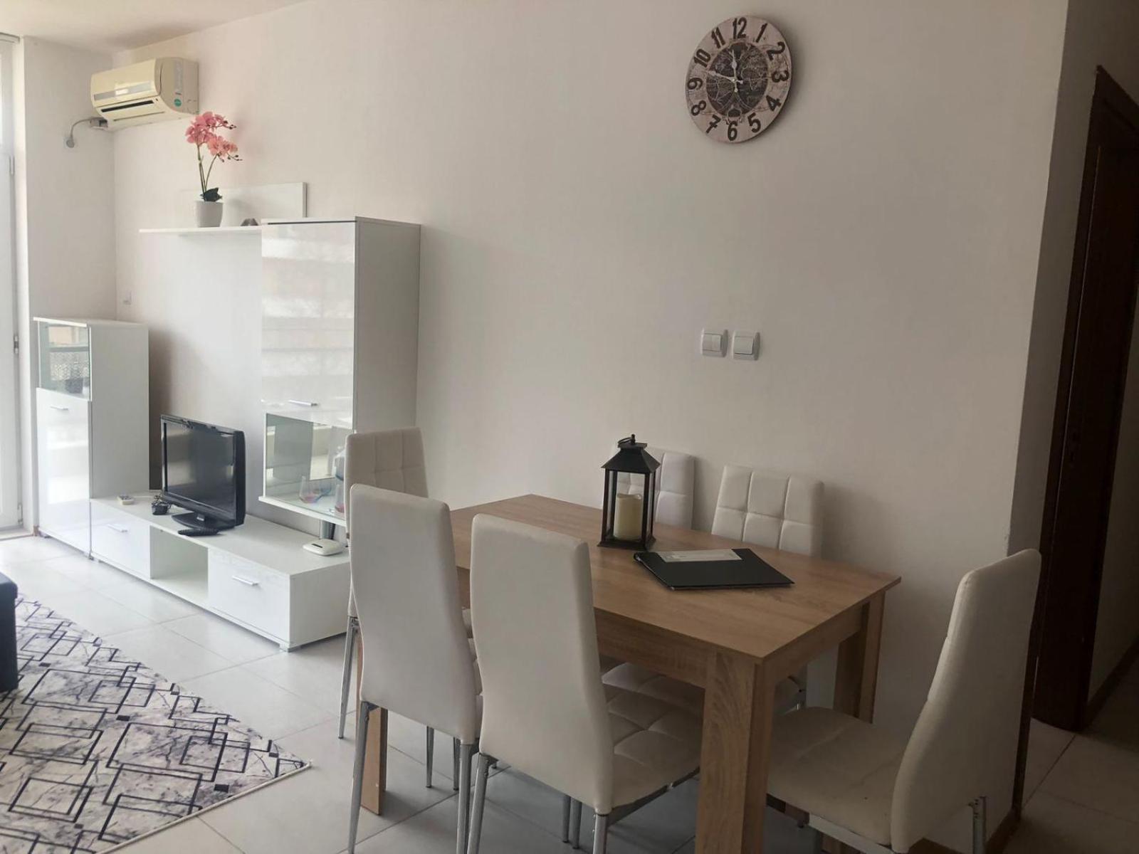 Lovely 3 Room Apartment new furnished Kamelia Sunny Beach