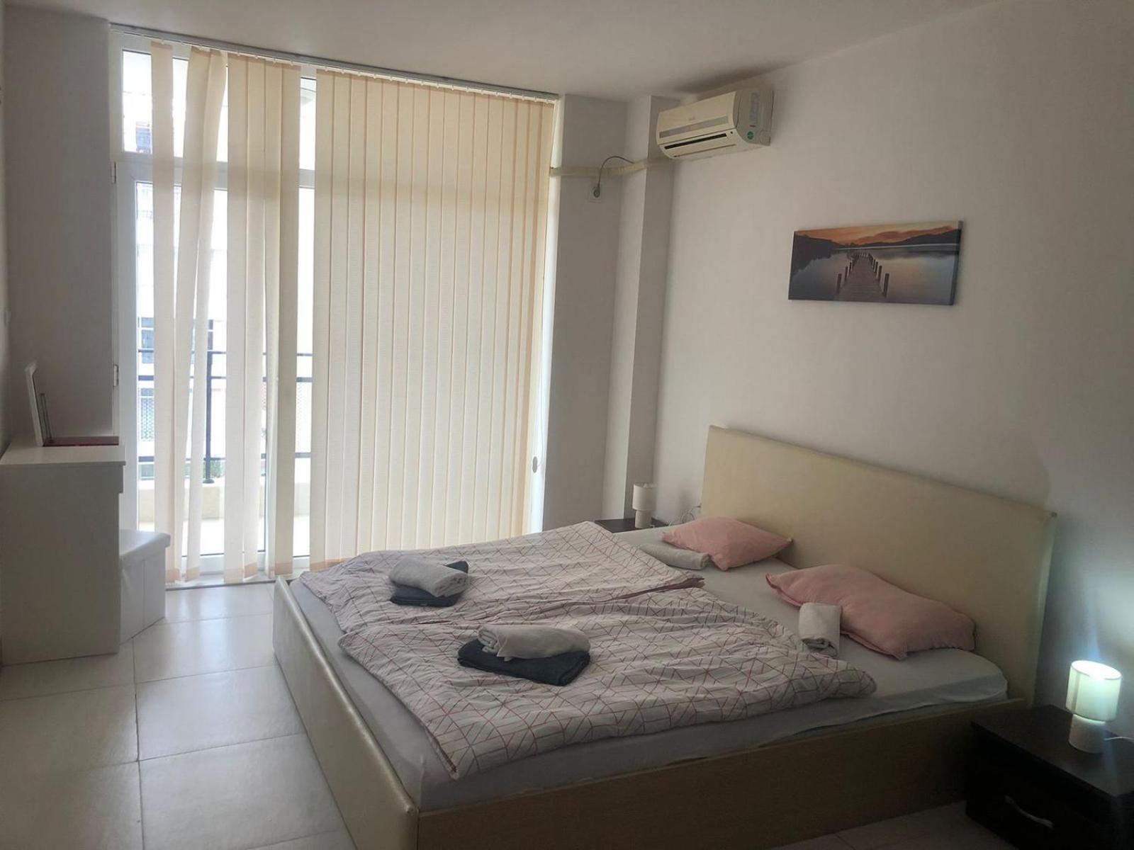 Lovely 3 Room Apartment new furnished Kamelia Sunny Beach