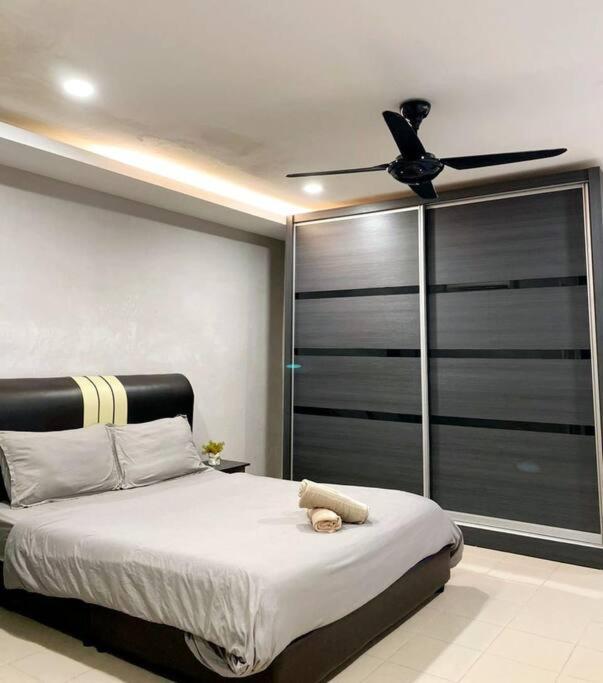 Modern Stylish Double Storey 5Room 9Pax @Icon city photo 6