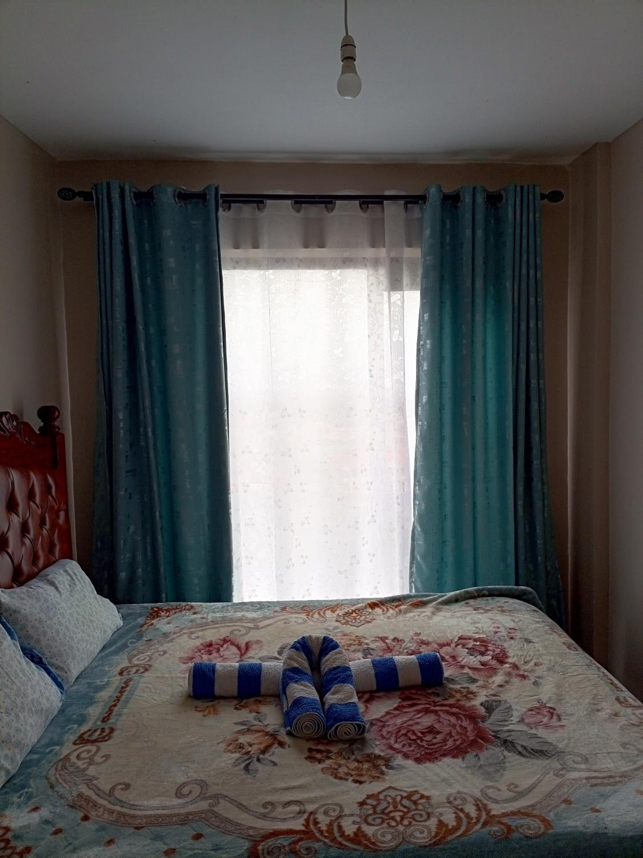 Secure 1 bedroom + lounge & 24hr cafeteria service view 4